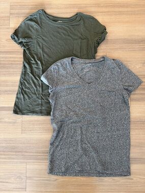 Universal Thread Two-Pack Short Sleeve Tees in Olive Green & Heather Gray